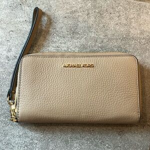 Michael Kors Leather Wallet Wristlet
